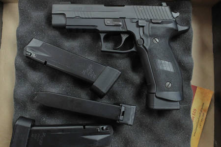 SIG SAUER P226 Tactical Operations 40SW Police Trades with 4 Mags
