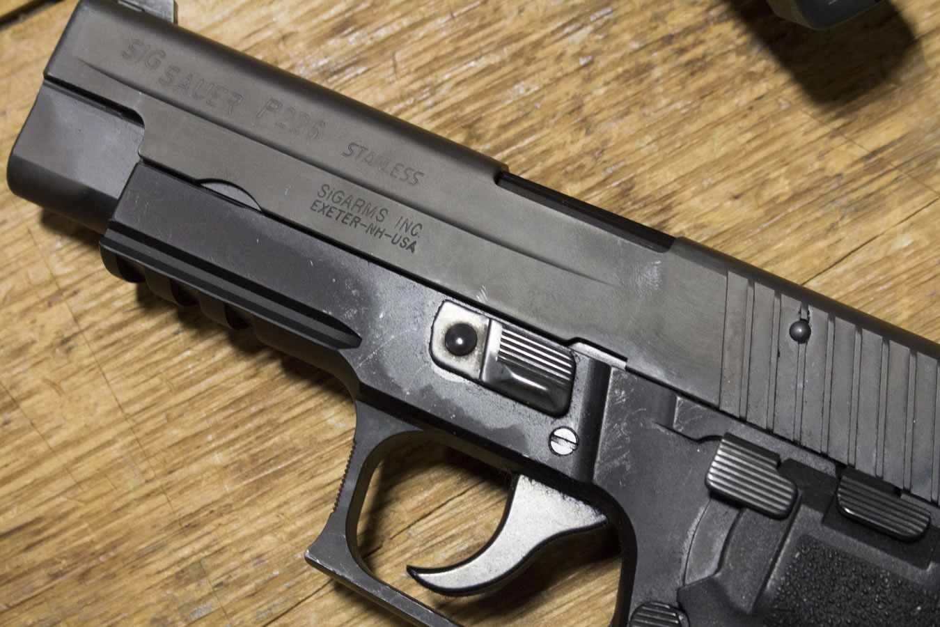 Sig Sauer P226 40 S&W DA/SA Police Tradeins with Rail (Good Condition) Sportsman