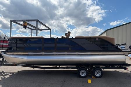 Bentley 2026 Elite 223 Admiral with 150L Mercury 