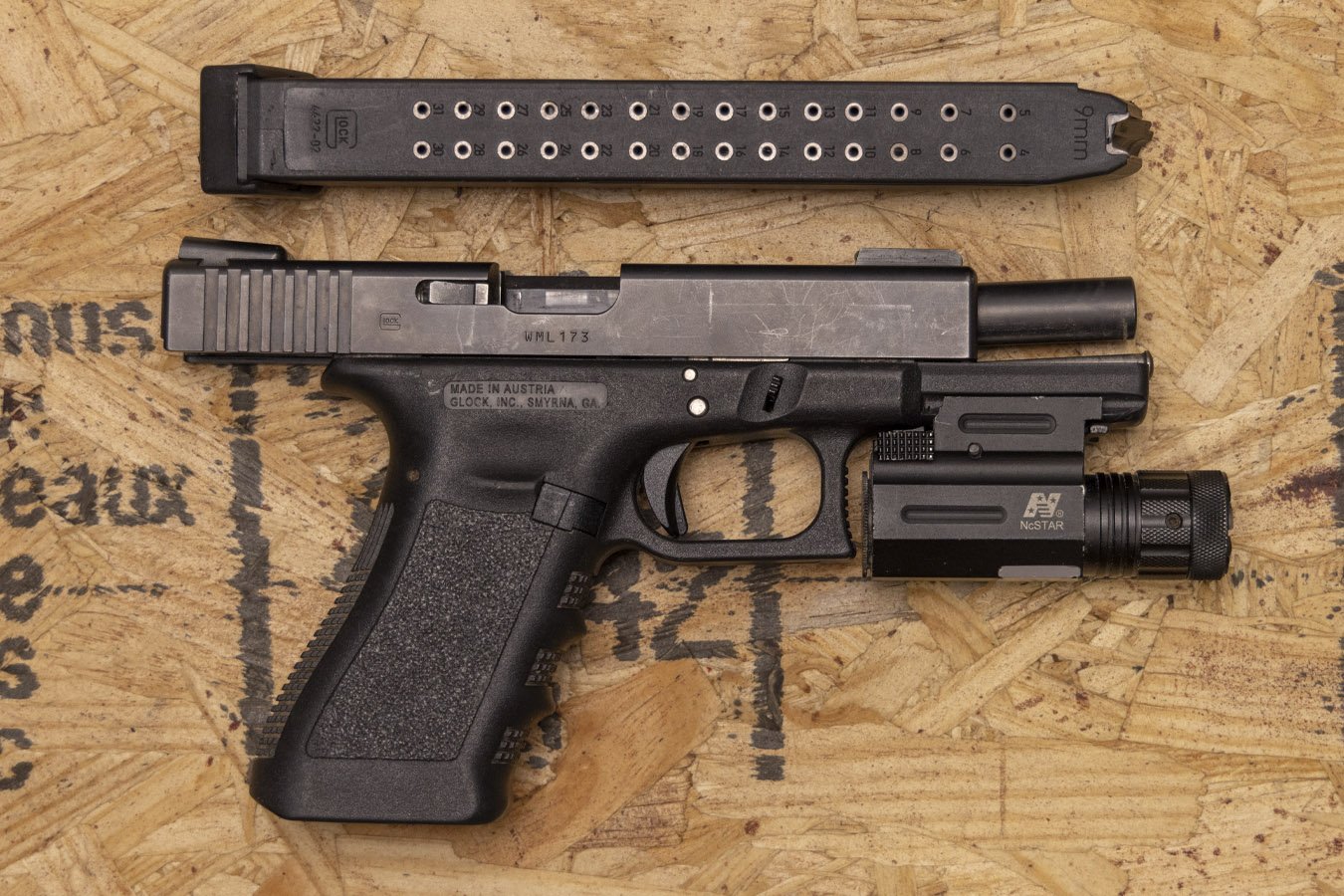 GLOCK 17 GEN3 9MM POLICE TRADE-IN PISTOL 32 RND MAG