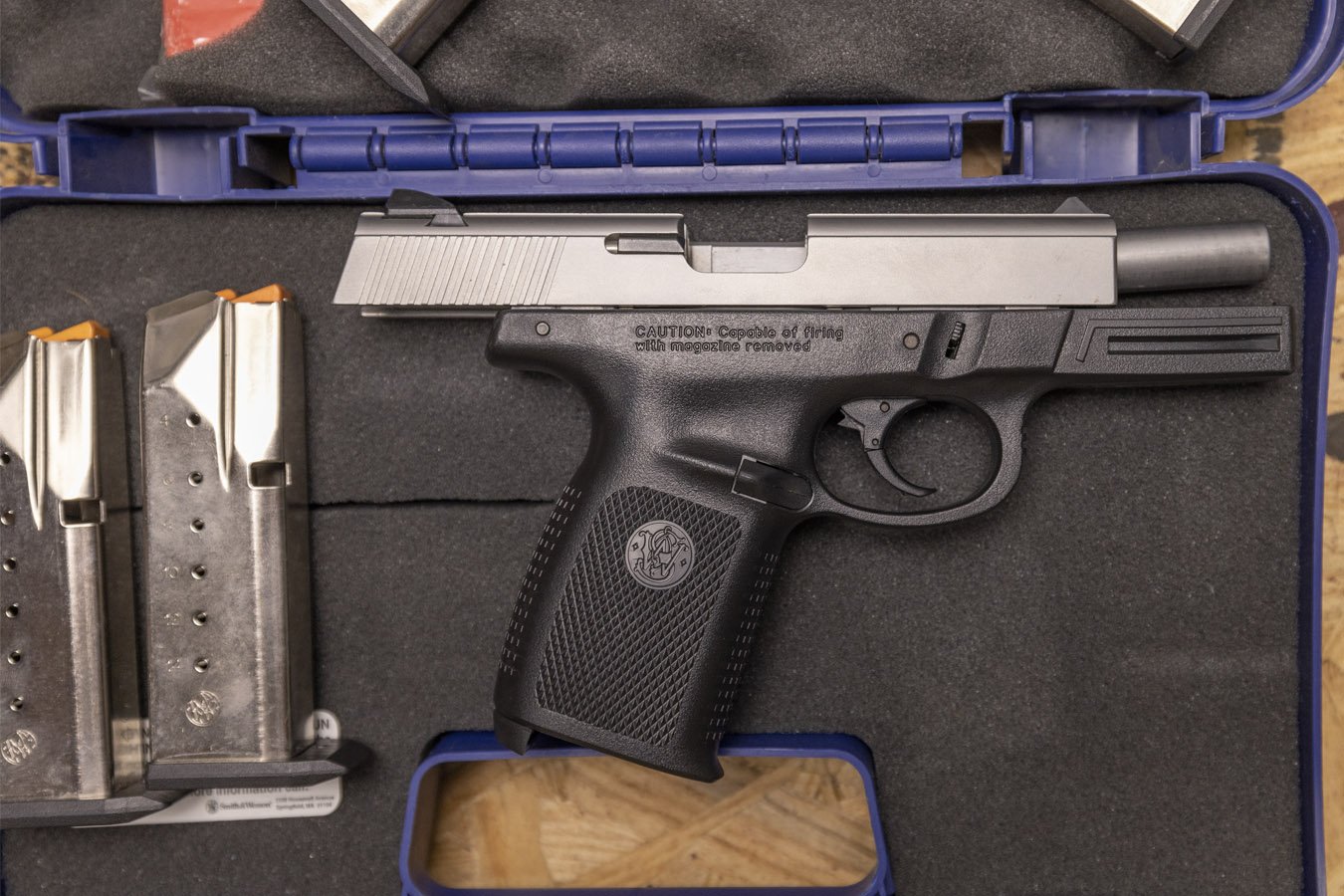 Smith & Wesson SW40VE .40 S&W Police Trade-In Pistol with Original Case and 4 Magazines