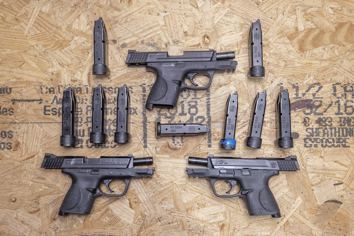 Smith & Wesson M&P40 Compact 40 S&W Police Trade-in Pistol with Night Sights (Very Good)