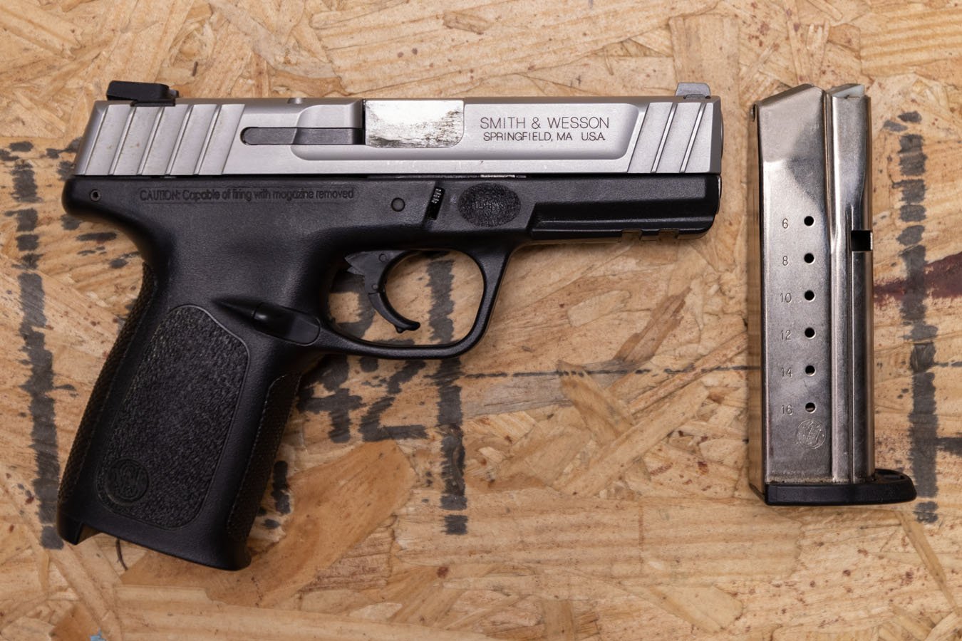 Smith & Wesson SD9VE 9mm Police Trade-In Pistol with Two-Tone Finish