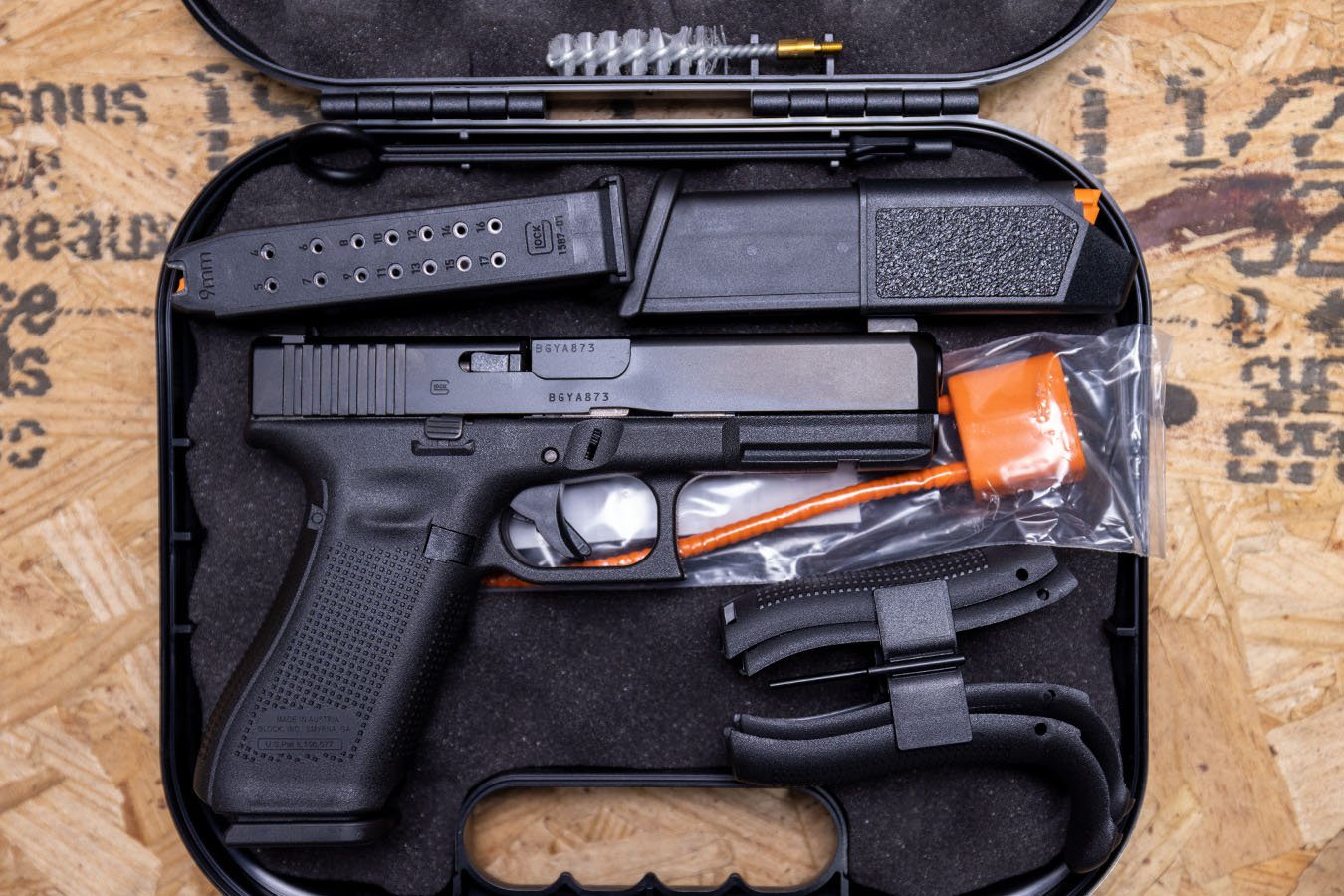 Glock 17 Gen5 9mm New In Box, Unissued Police Trade-In Pistol with Night Sights