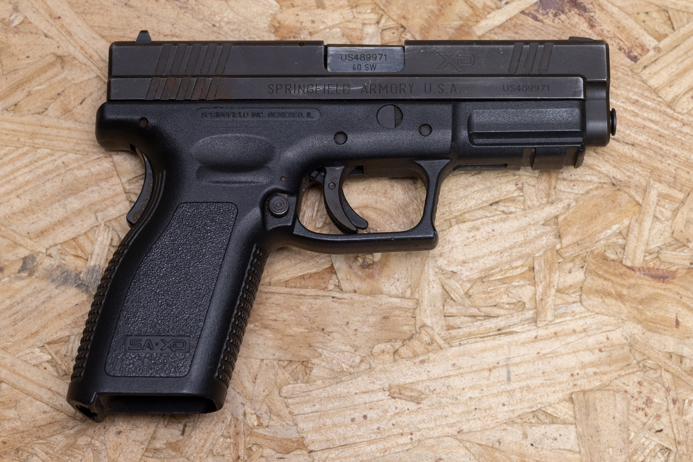 Springfield XD40 40 S&W Police TradeIn Pistol (Magazine Not Included