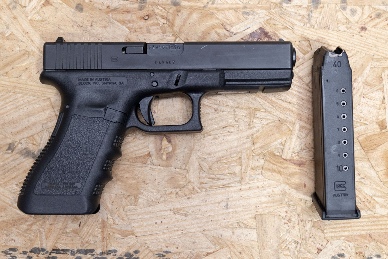 Glock 22 Gen3 40 S&W Police Trade-In Pistol with 10-Round Magazine