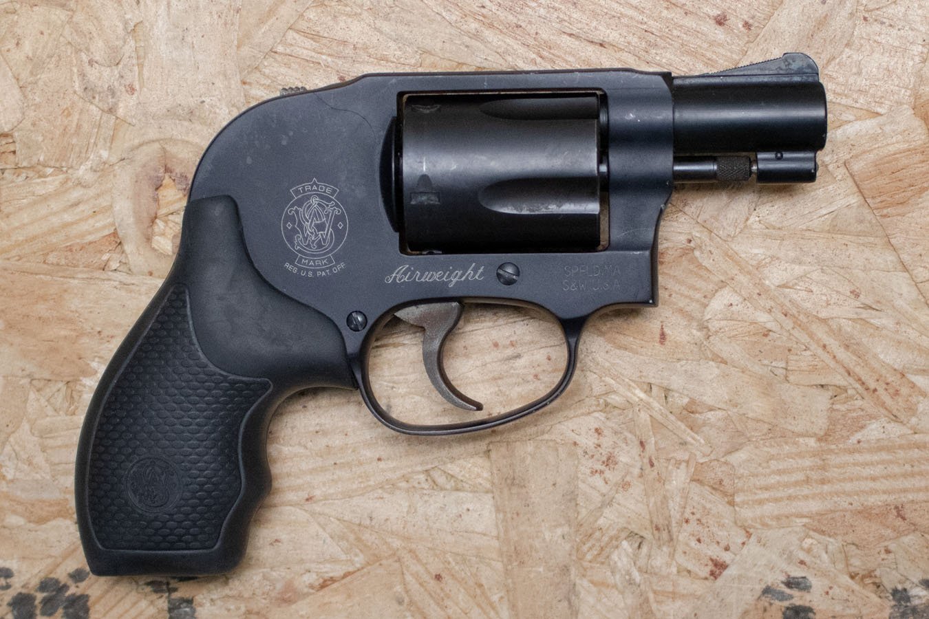 Smith & Wesson 438 Airweight 38 Special Police Trade-In Revolver with Shrouded Hammer