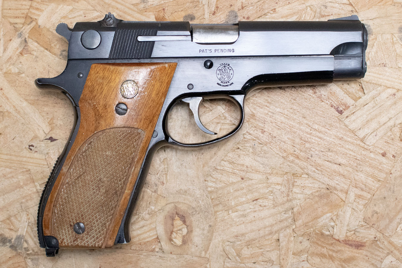 Smith & Wesson Model 39-2 9mm Police Trade-In Pistol (Magazine Not Included)