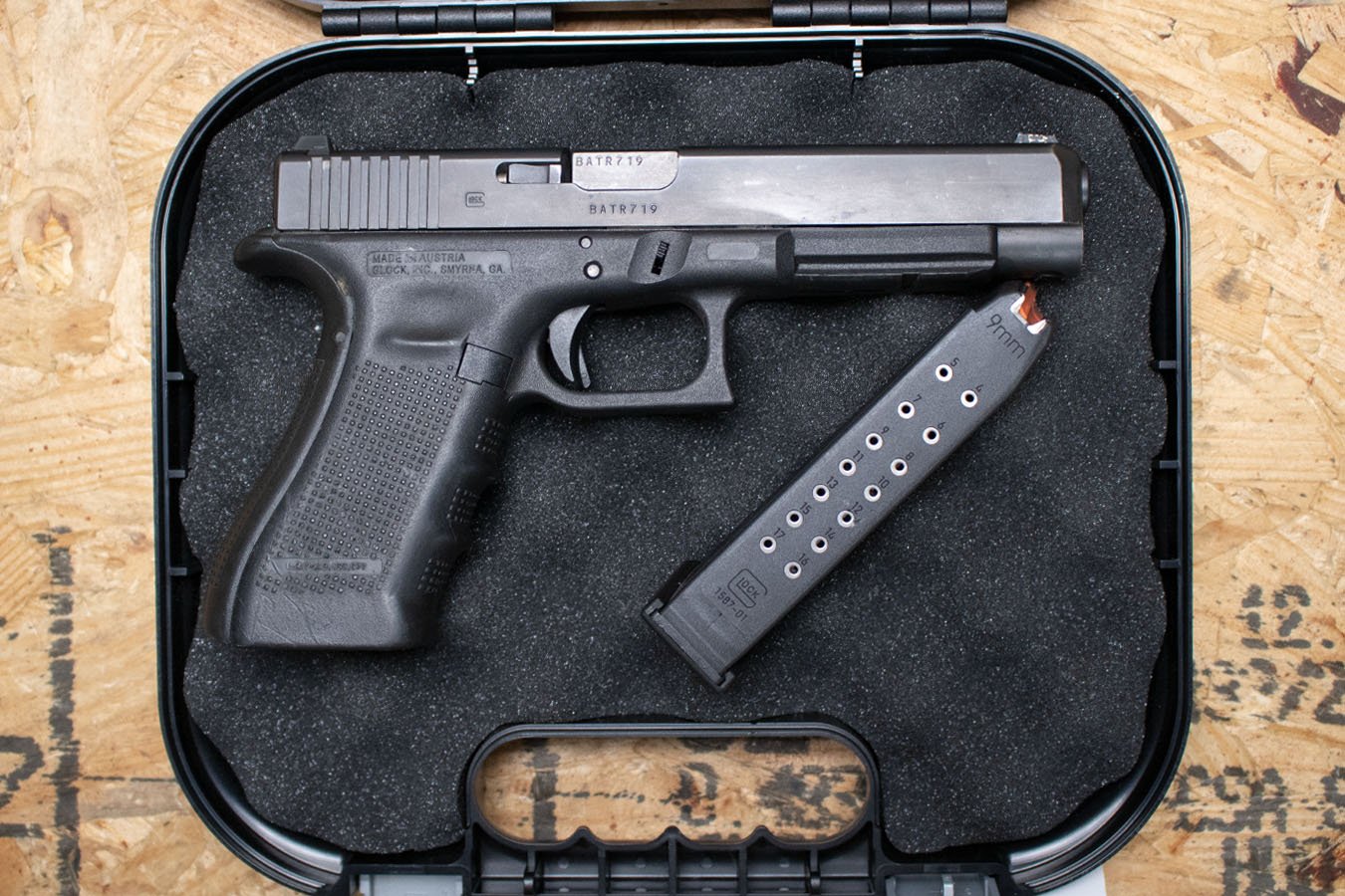 Glock 34 Gen4 9mm Police Trade-In Pistol with Window-Cut Slide, Case