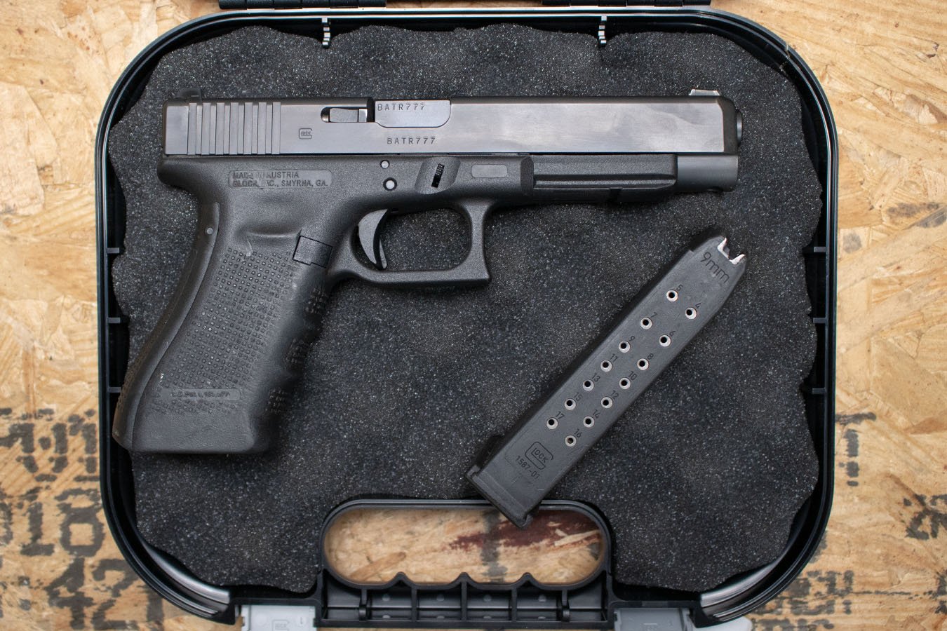 Glock 34 Gen4 9mm Police Trade-In Pistol with Window-Cut Slide, Case