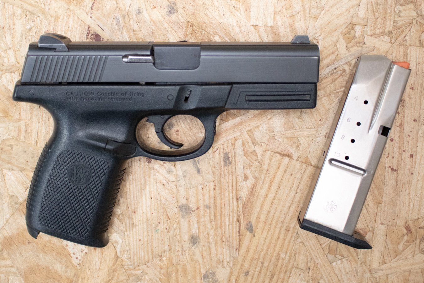 Smith & Wesson SW40E 40 S&W Police Trade-In Pistol with 10-Round Magazine