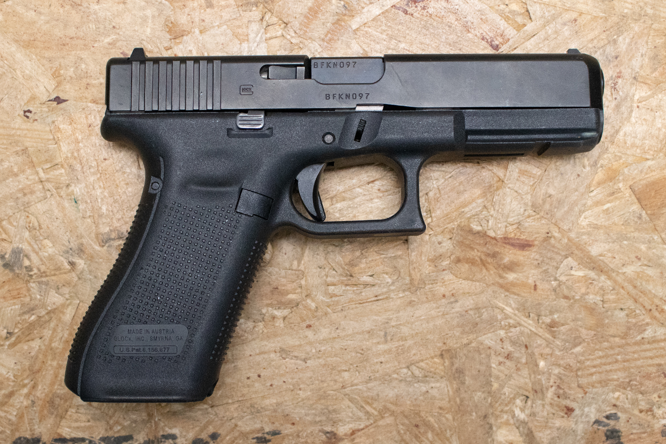 Glock 17 Gen5 9mm Police Trade-in Pistol (Magazine Not Included)