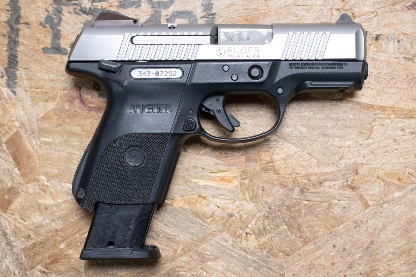 Ruger SR40C 40 S&W Police Trade-In Pistol with Extended Magazine