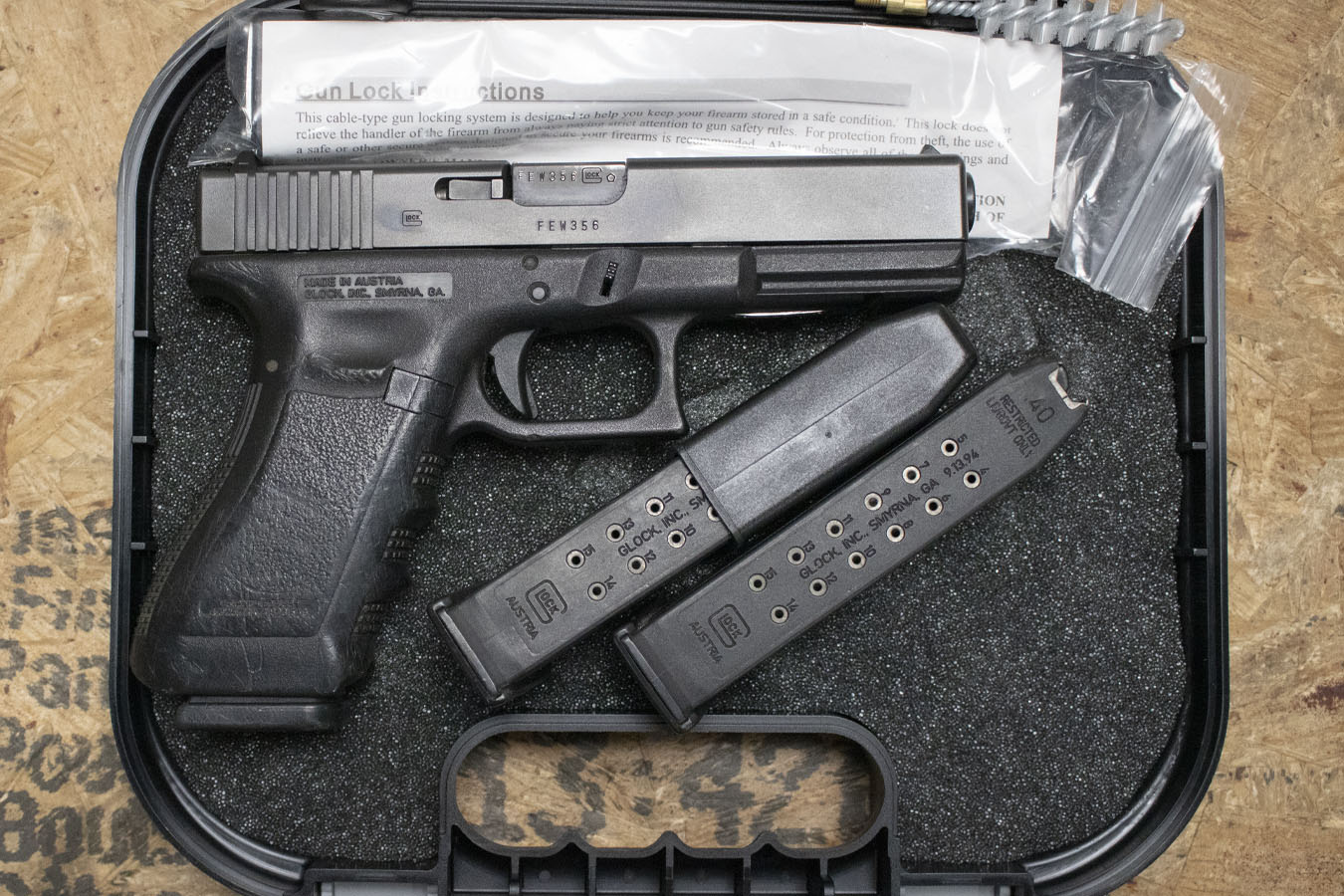 Glock 22 Gen3 40 S&W Police Trade-In Pistol with Three Magazines and Case