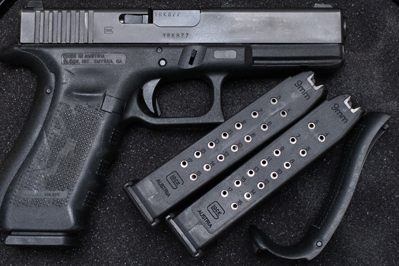 Glock 17 Gen4 9mm Police Trade-in Pistol with Three Magazines and Original Box