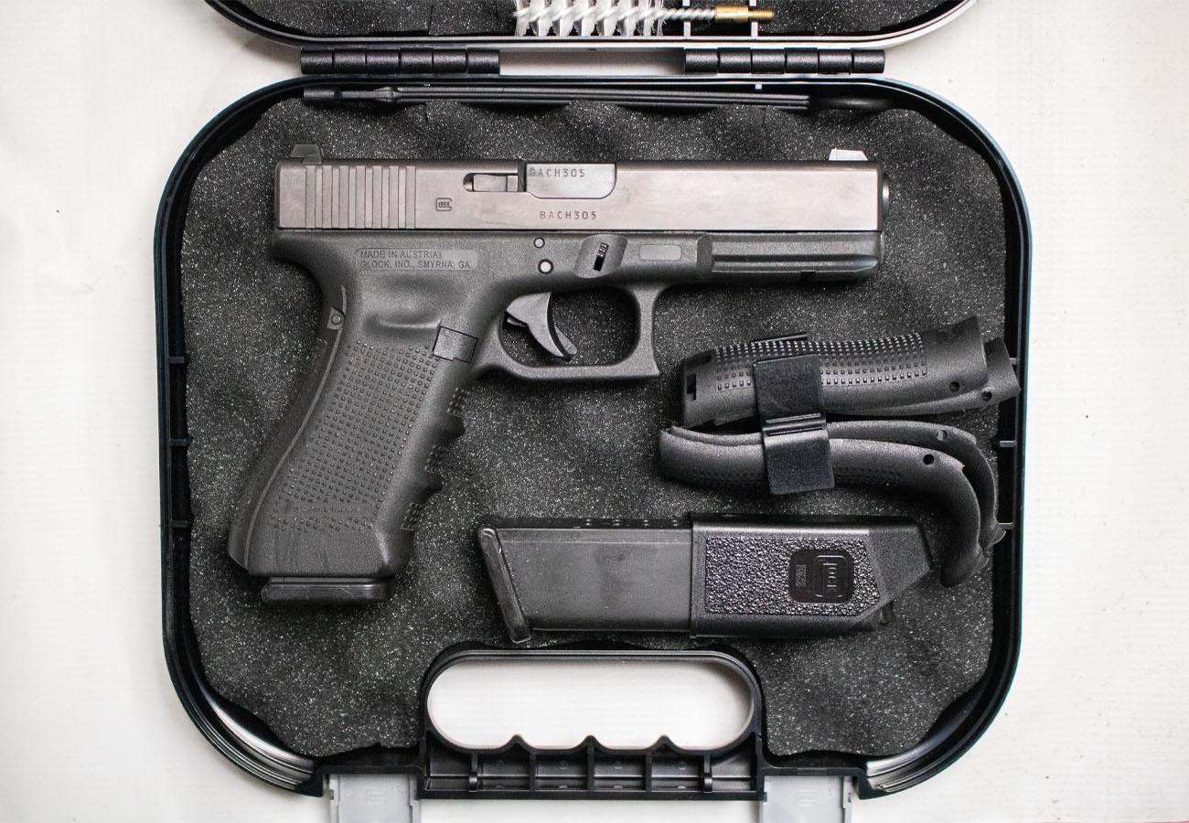 Glock 17 Gen4 9mm Police Trade-In Semi-Auto Pistol with Two Magazines