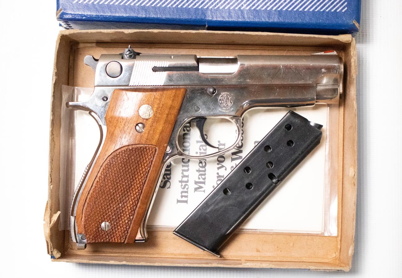 Smith & Wesson 39-2 9mm Used Semi-Auto Pistol with OEM Box