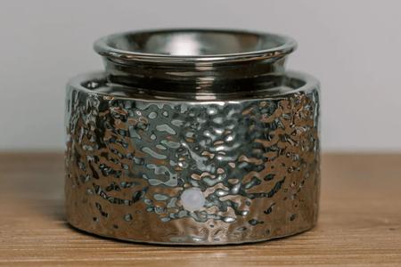 SILVER HAMMERED METAL TART WARMER