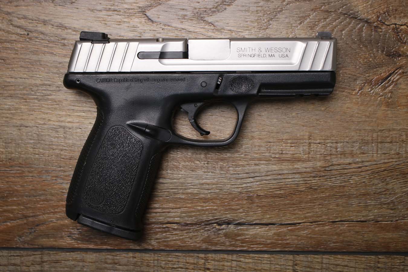 Smith & Wesson SD40VE 40 S&W Police Trade-In Pistol