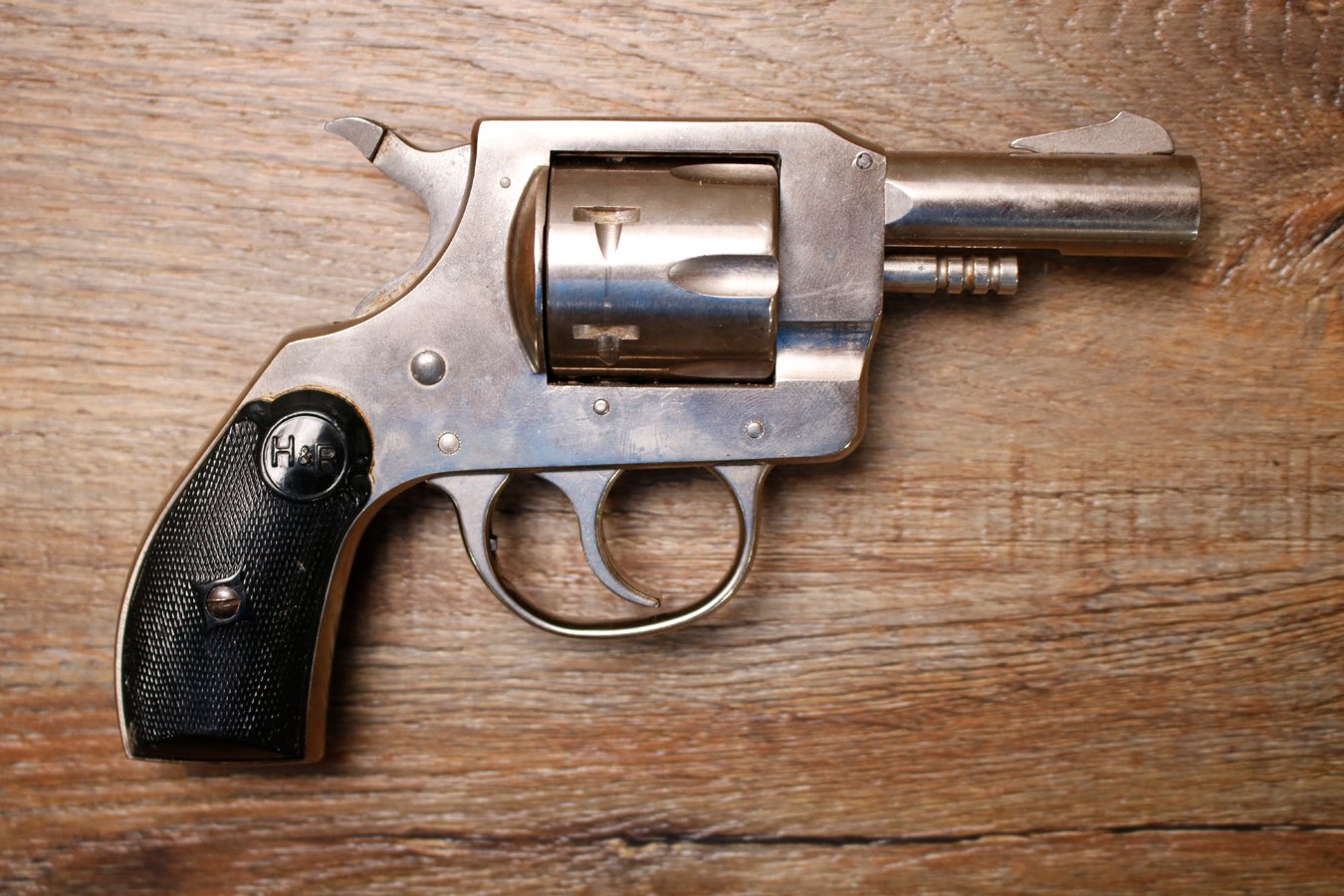 H&R 733 32SW Police Trade-In Revolver