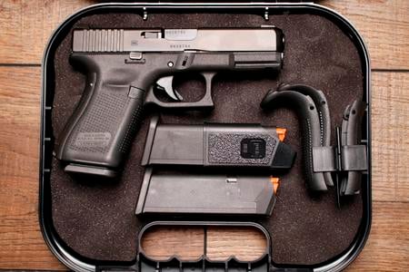 GLOCK 19 GEN5 NS VERY GOOD