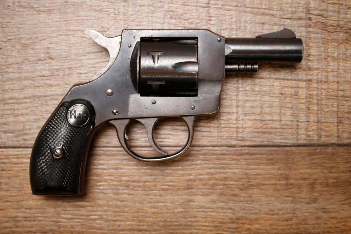 H&R 732 32SW Police Trade-In Revolver