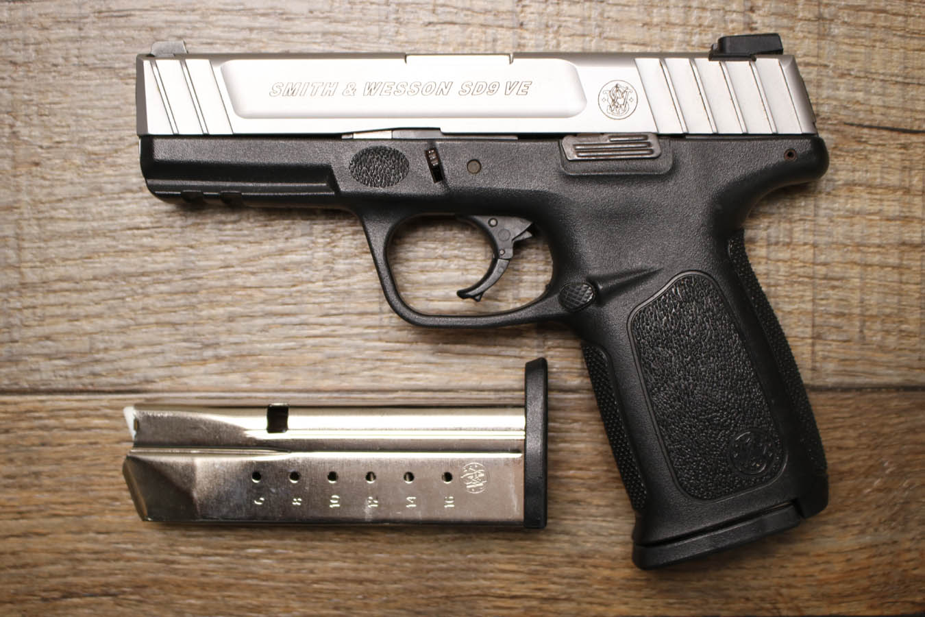 Smith & Wesson SD9VE 9mm Police Trade-In Pistol with Two Magazines