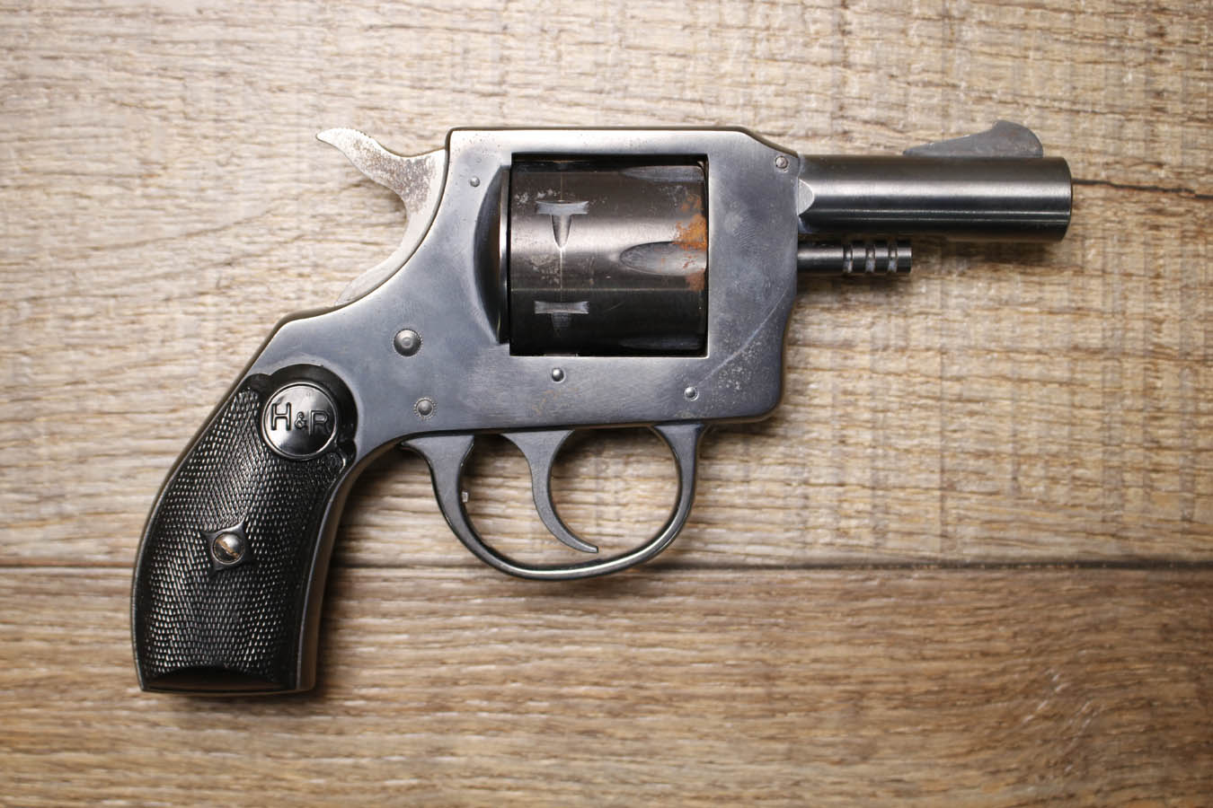 H&R 732 32SW Police Trade-In Revolver