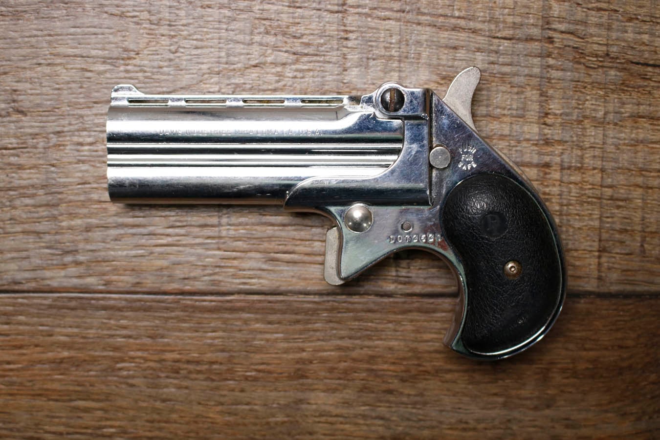 Davis Industries LB-9 9mm Police Trade-In Derringer