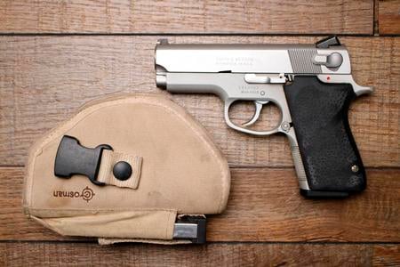 SMITH AND WESSON 4013 40 SW USED