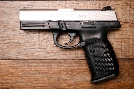 SMITH AND WESSON SW40VE 40SW TRADE 
