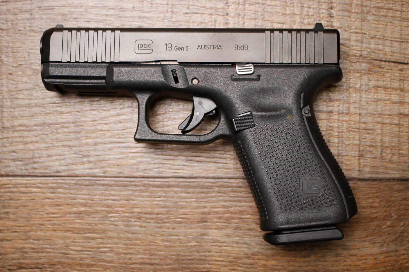 Glock 19 Gen5 9mm Police Trade-In Pistol with Front Serrations