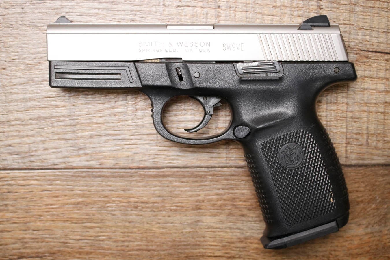 Smith & Wesson SW9VE 9mm Police Trade-In Pistol