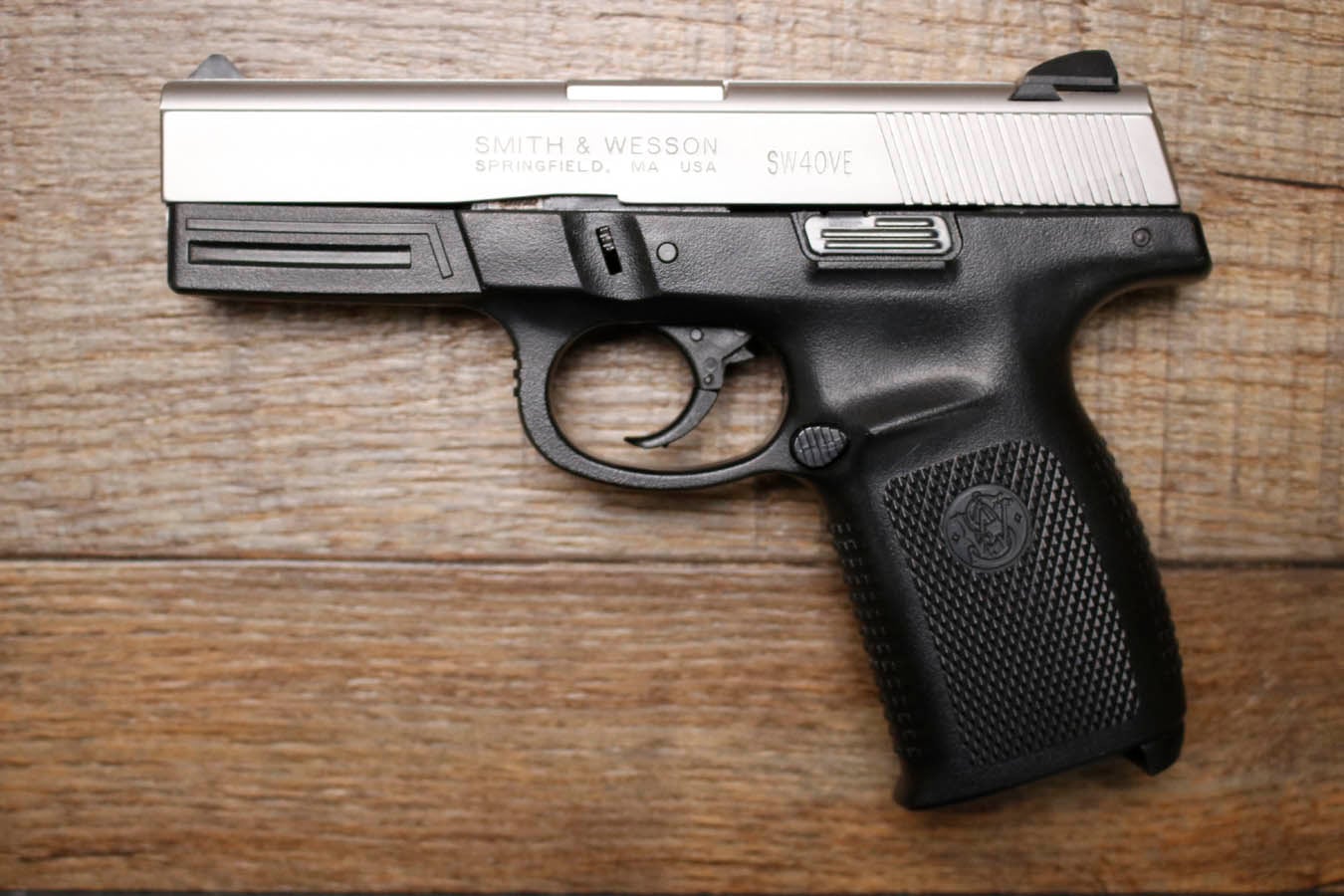 Smith & Wesson SW40VE 40 S&W Police Trade-In Pistol (No Magazine)