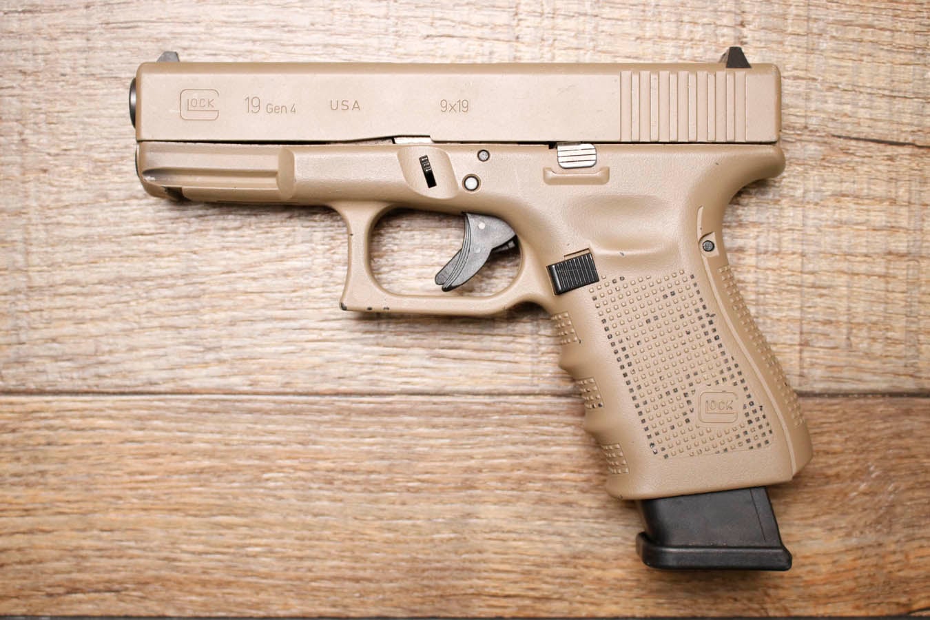 Glock 19 Gen 4 9mm Police Trade-In Pistol with FDE Finish