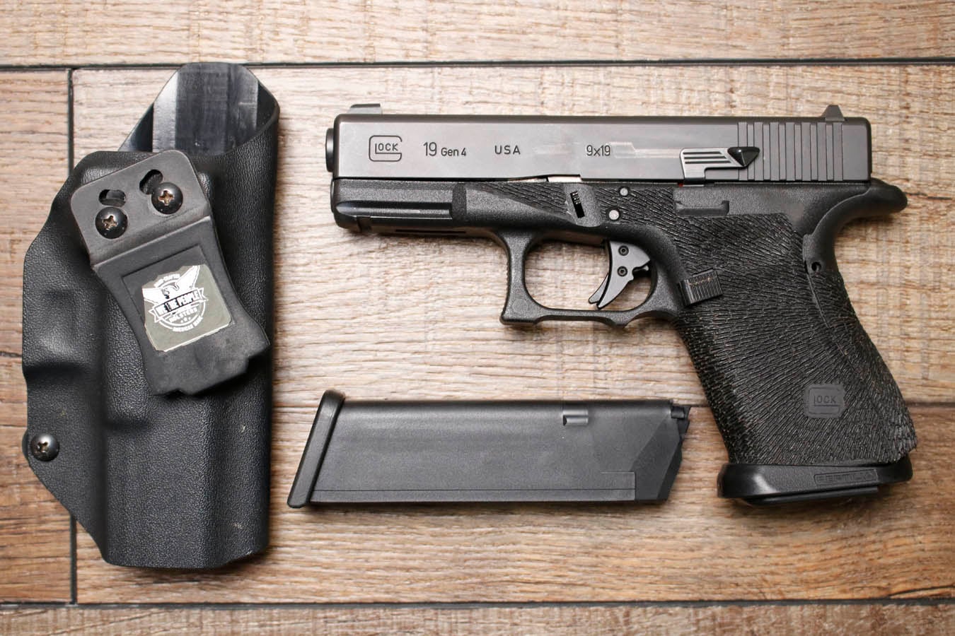 Glock 19 Gen 4 9mm Police Trade-In Pistol with Holster