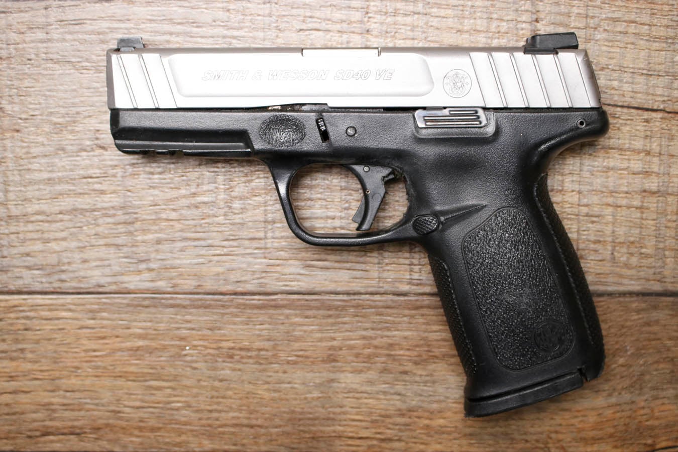 Smith & Wesson SD40VE 40 S&W Police Trade-In Pistol