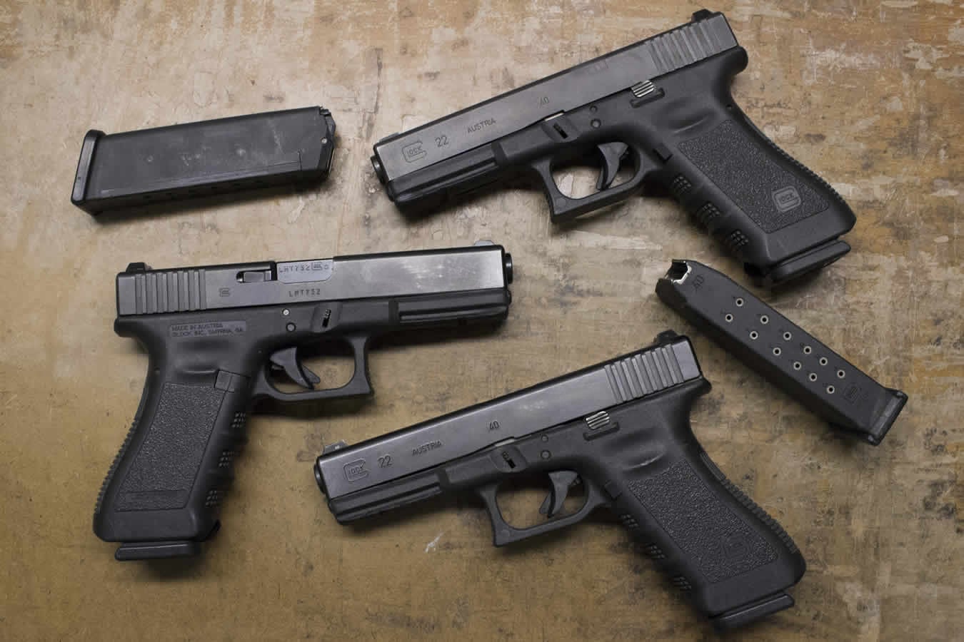 Glock 22 Gen3 40 S&W Police Trade-in Pistols with Three Magazines