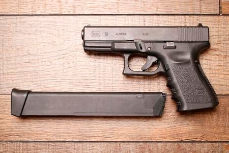 GLOCK 19 9 MM USED
