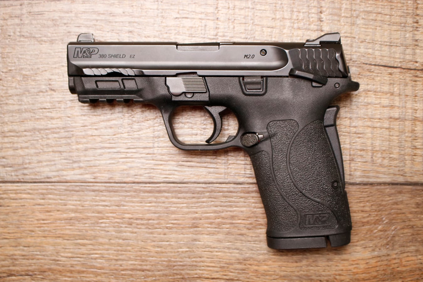 Smith & Wesson M&P380 Shield EZ M2.0 380 ACP Police Trade-In Pistol
