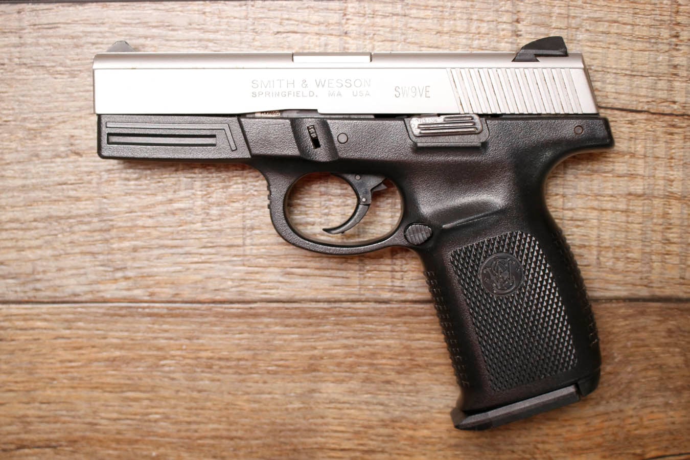 Smith & Wesson SW9VE 9mm Police Trade-In Pistol