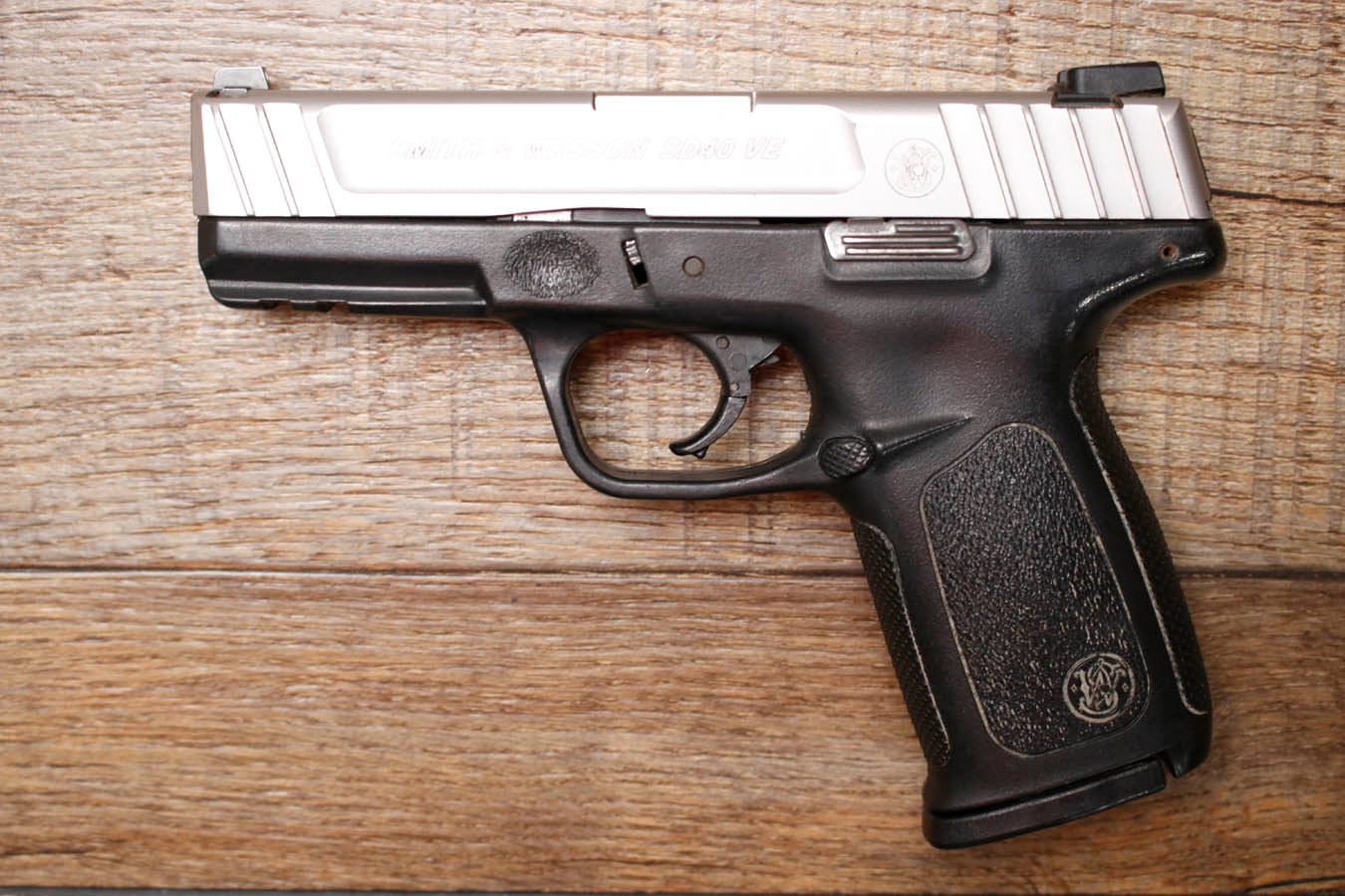 Smith & Wesson SD40VE 40 S&W Police Trade-In Pistol