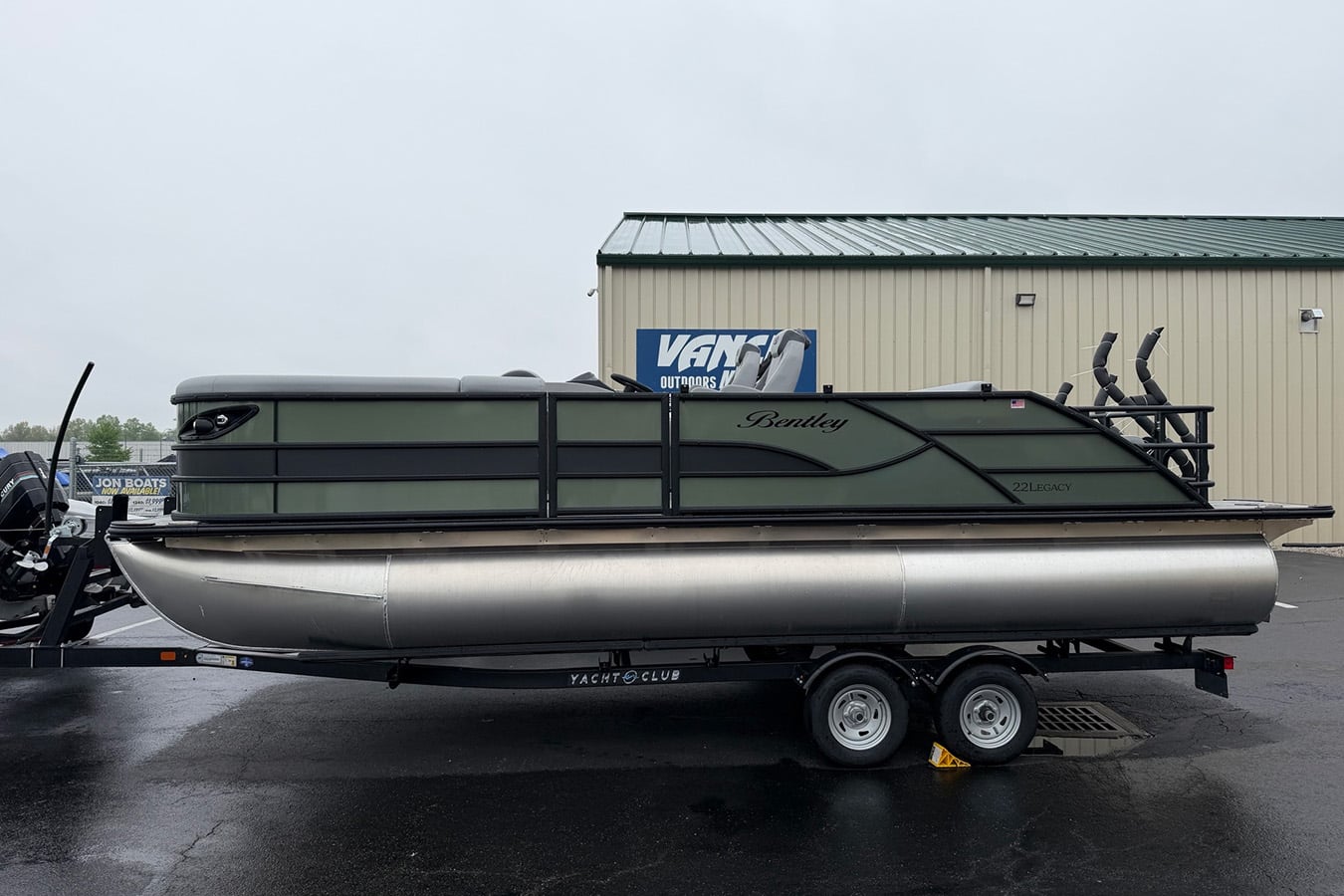 Bentley 2026 Legacy 223 Swingback