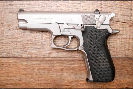 SMITH AND WESSON SMITH AND WESSON 5906 9 MM USED