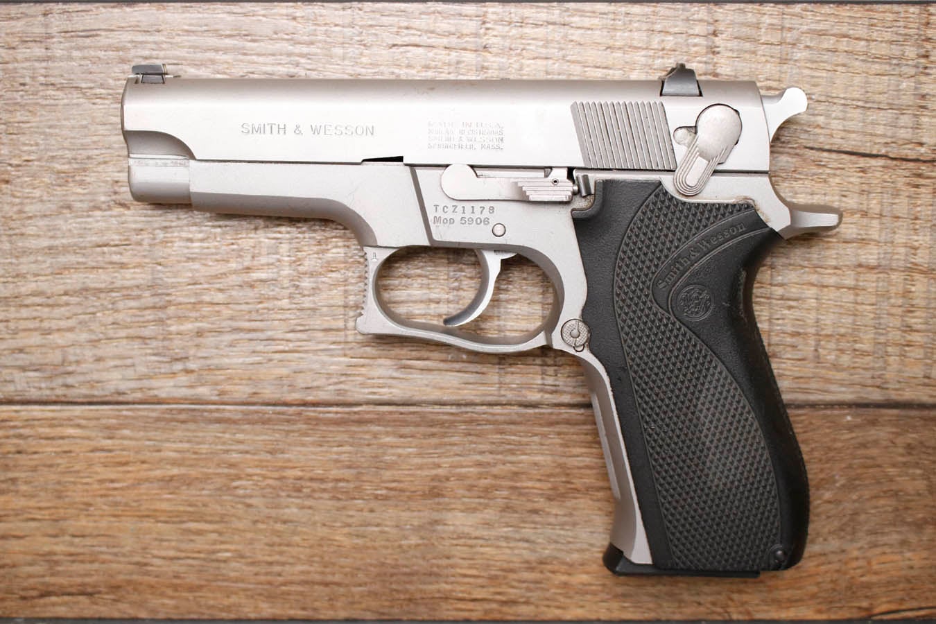 Smith & Wesson 5906 9mm Police Trade-In Pistol