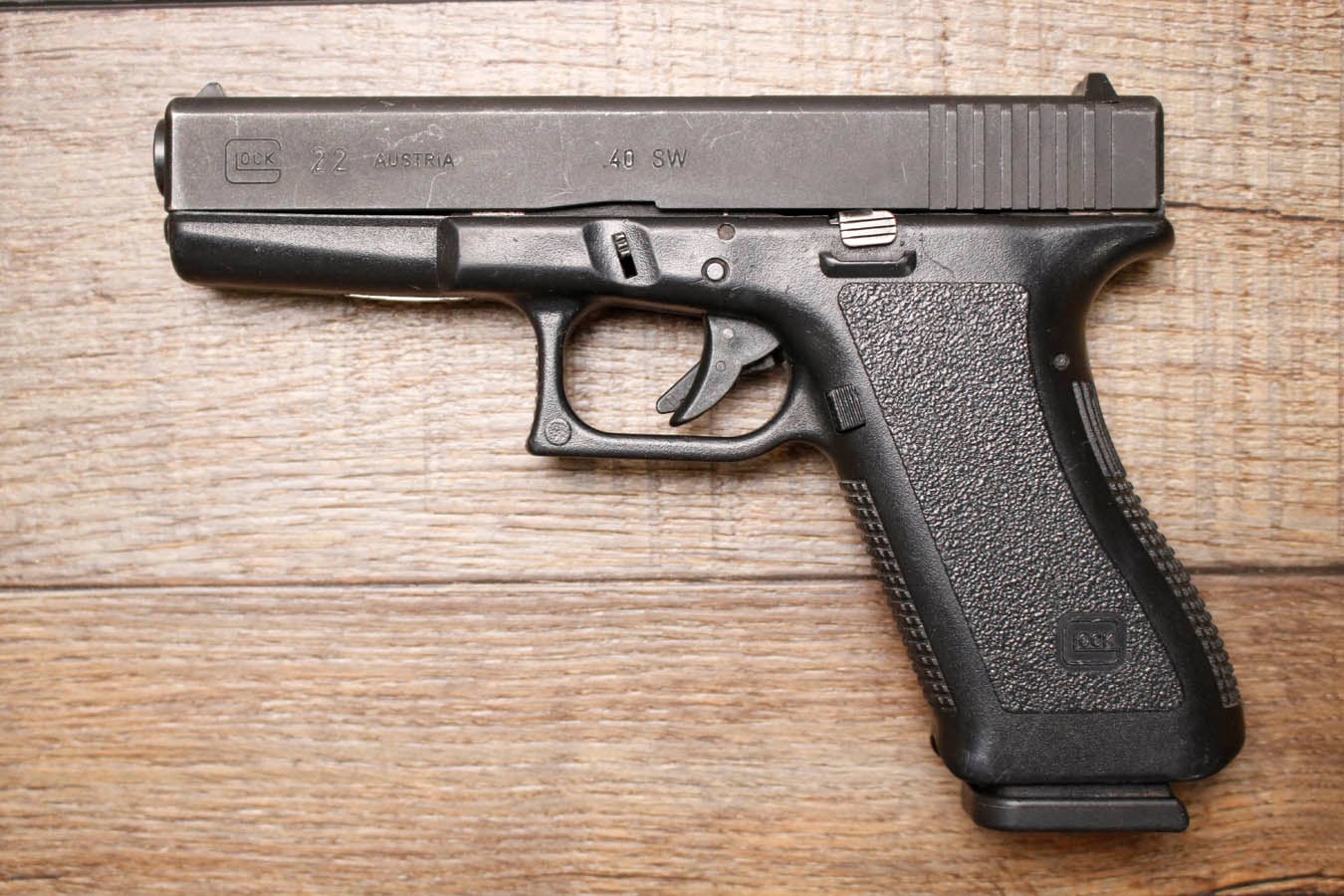 Glock 22 Gen 2 40 S&W Police Trade-In Pistol