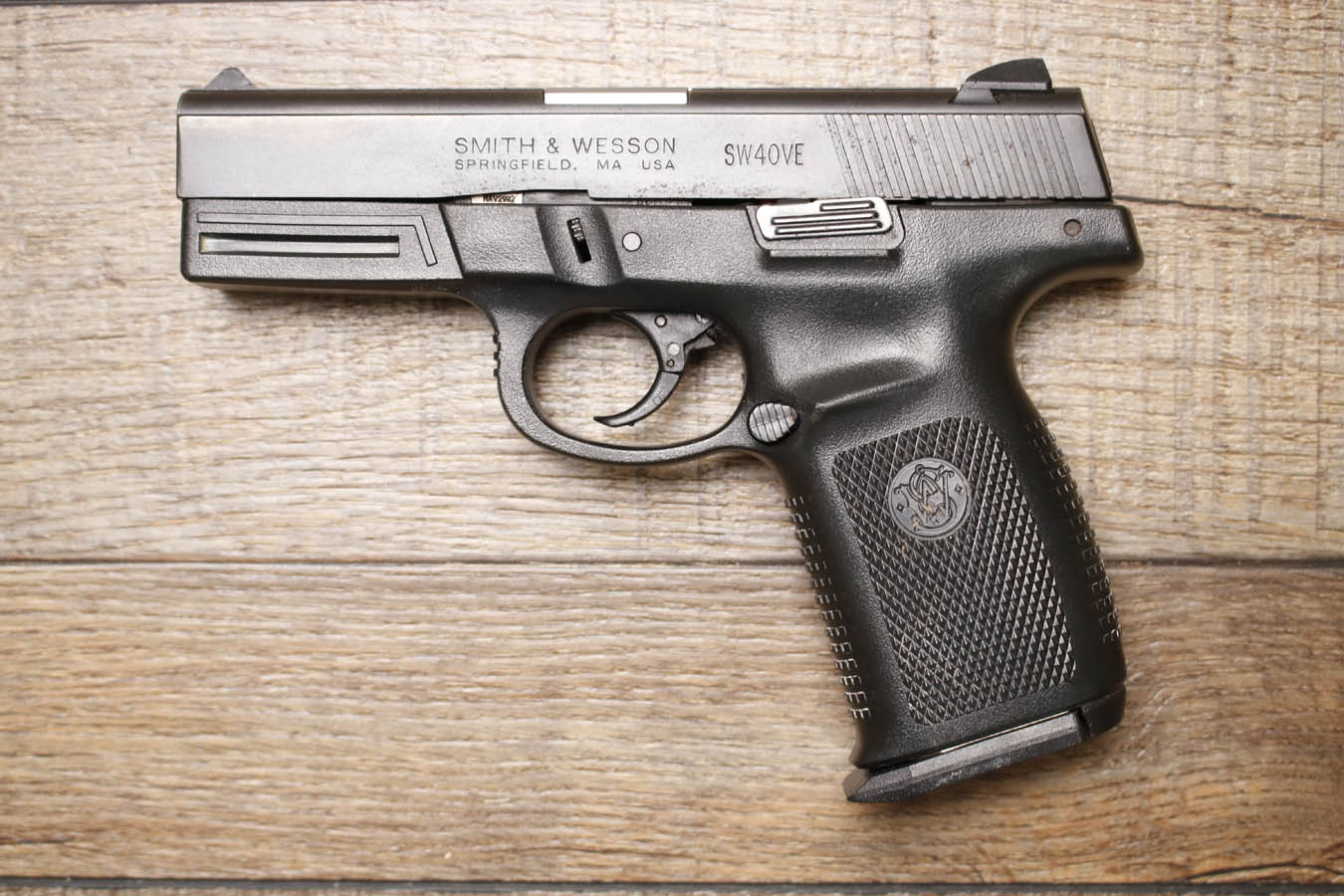Smith & Wesson SW40VE 40 S&W Police Trade-In Pistol