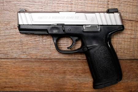 SMITH AND WESSON SD40VE 40SW USED 