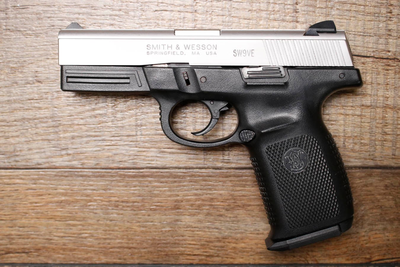 Smith & Wesson SW9VE 9mm Police Trade-In Pistol