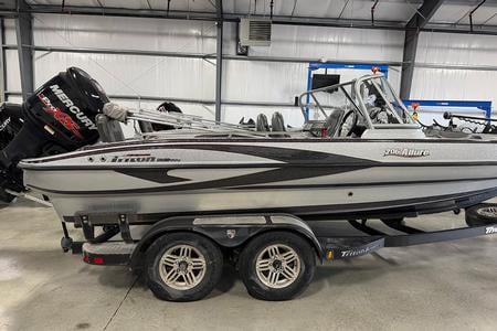 2017 TRITON 206 ALLURE 